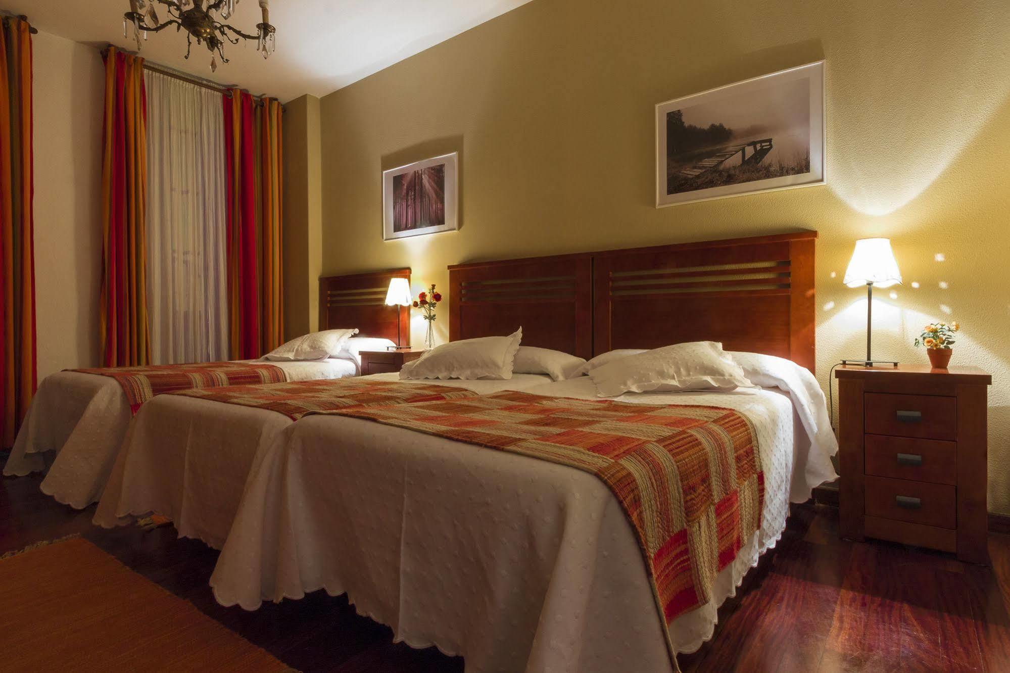 Hostal La Carballinesa Santiago de Compostella Buitenkant foto